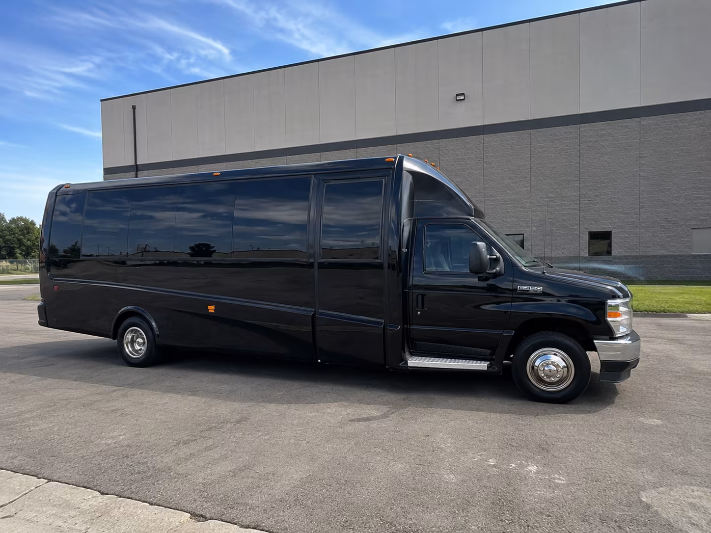 bus rentals for bands and performers traveling through the willamette valley
