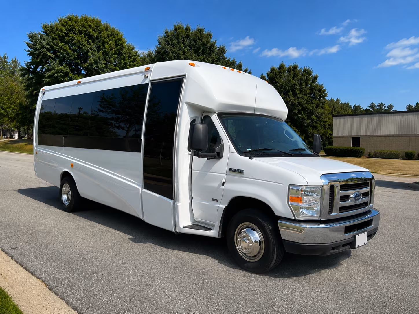 corporate airport transfer buses between corvallis and pdx