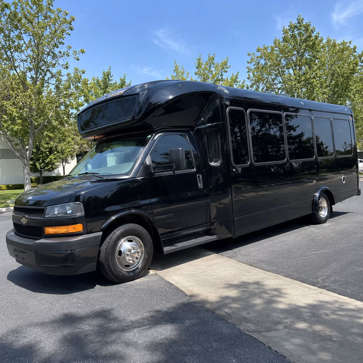 corvallis 15 passenger party bus