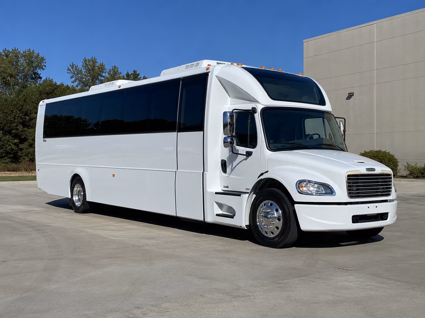 corvallis 28 passenger party bus